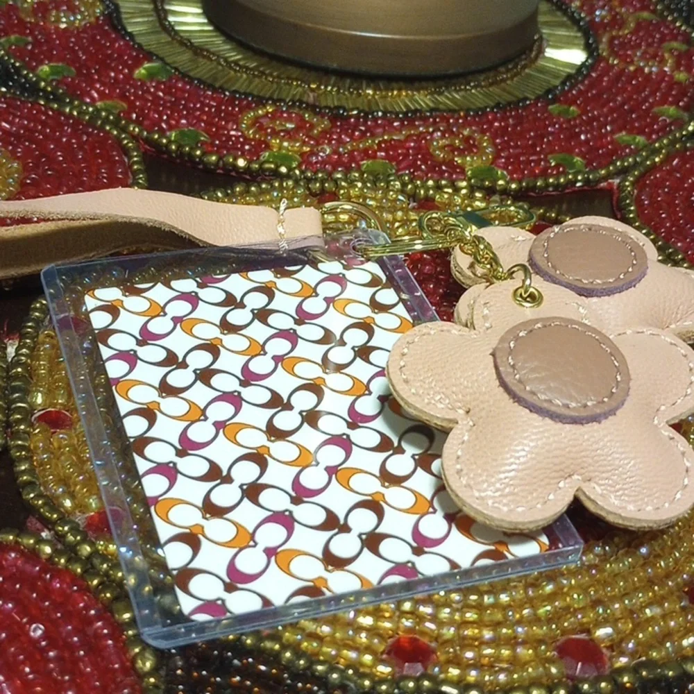 Coach Playing Card With Fashion Keychain - Picture 6 of 11